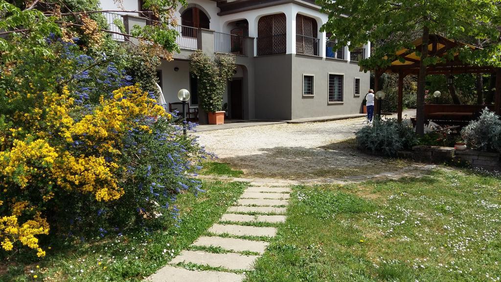 La Villa Di Lucia Viterbo Bagian luar foto